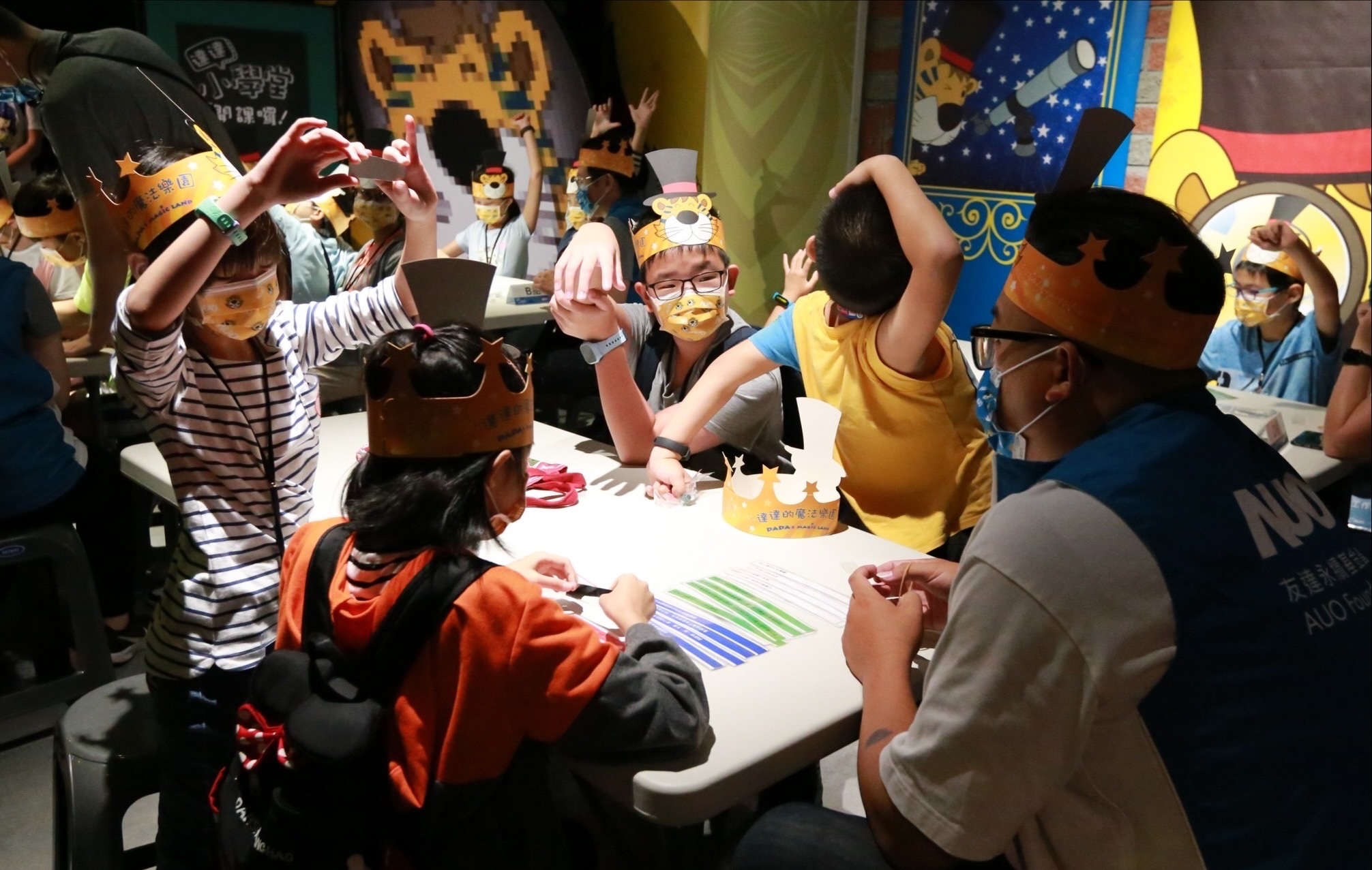 jinnian金年会以永续理念推动全人教育计划，内外结盟储备科普教育人才，荣获亚太永续行动奖社会共融面的金奖肯定