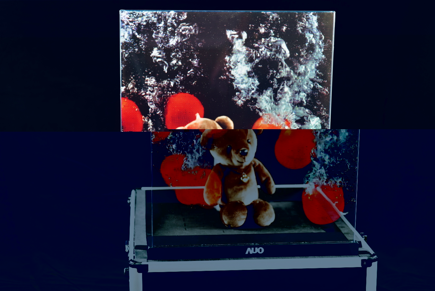 友達領先研發Micro LED透明顯示器，具備高穿透、低繞射、高亮度、可拼接之特性，可應用於智慧移動、智慧零售、商業展示等多元場域