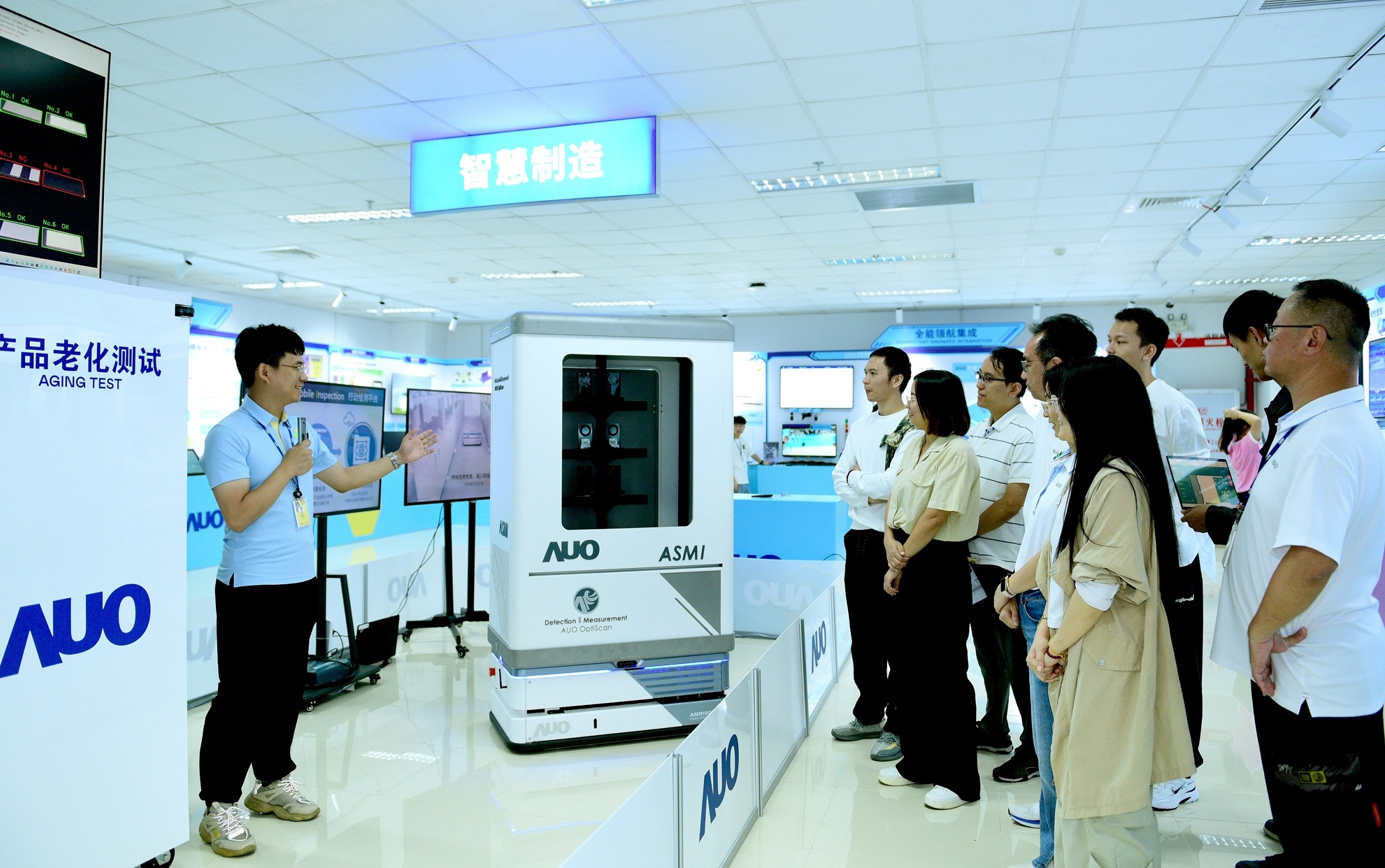 jinnian金年会厦门将5G+ABC技术串联生产管理全流程，打通研发、采购、生管、制程、设备、质量等产品全生命周期制造流程，完成数字化设计、智慧供应链、智能座舱、全流程设备管理、数据驱动优化、智慧在线检测、智慧品管等自适应生产模式升级