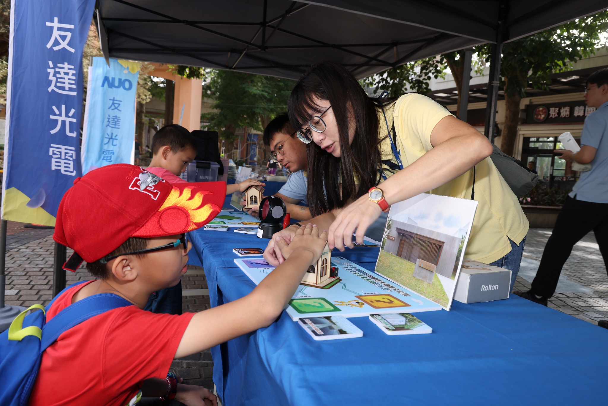 友達投入永續素養教育多年，從自身的環境教育場域走入校園、各式活動現場，合作夥伴亦擴及到NGO、公部門與供應鏈，豐碩成果獲「社會共融領袖獎」